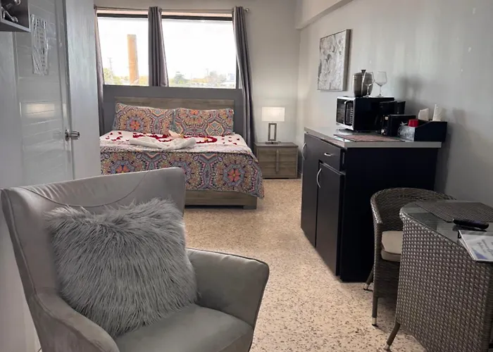 Itza-Bella Suites